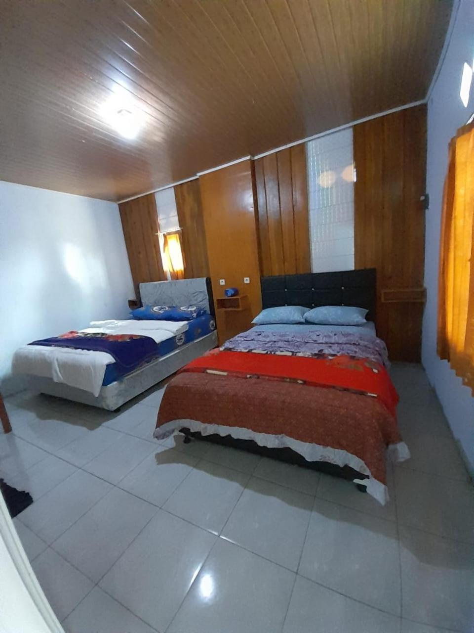 Bromo Semesta Guesthouse Probolinggo Eksteriør billede